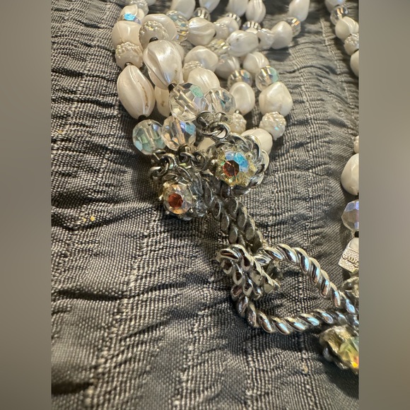 Vintage Vendôme 4-Strand White Pearlized & Crystal Bead Statement Necklace - Picture 8 of 14